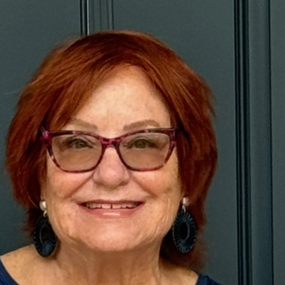 Meet your Posher, Cathy - Picture 2 of 2